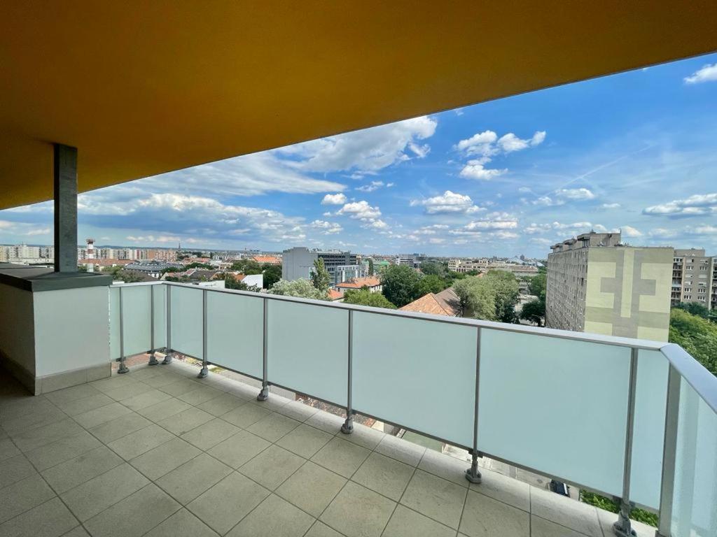 Апартаменти Penthouse Young #Freeparking Будапешт Екстер'єр фото